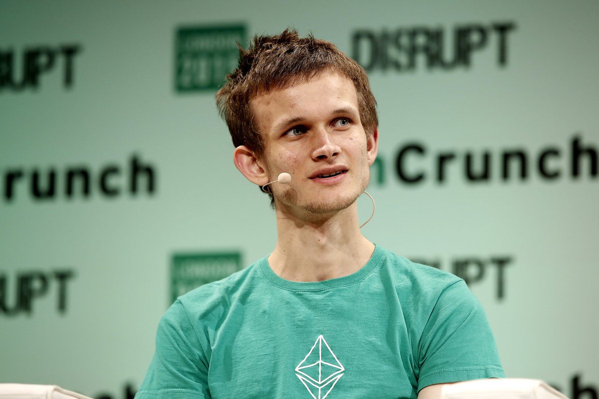 Vitalik Buterin Dumps $700,000 of Memecoins — and Hodlers Are NOT Happy
