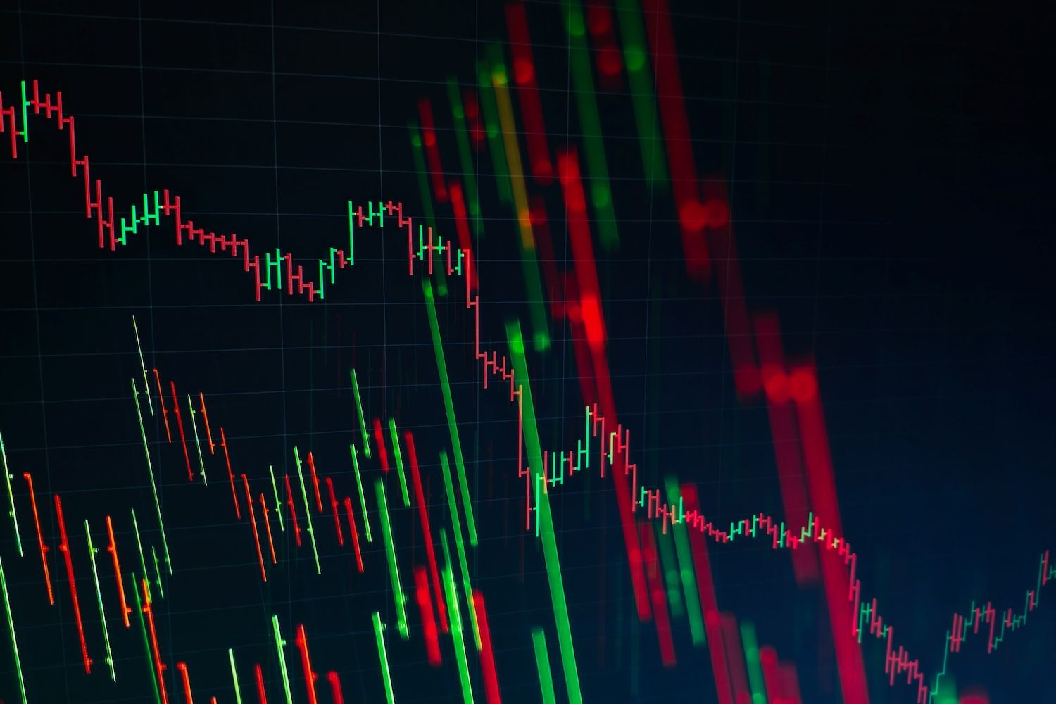 AAVE Buyers Absorb Heavy Selling, But Price Still Slides 12%